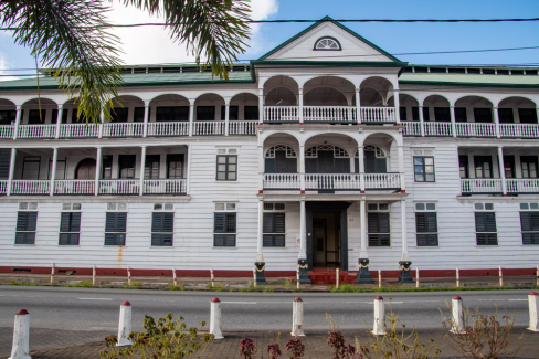 Houten huizen van Paramaribo