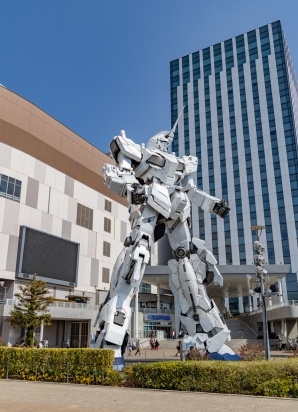Gundam standbeeld