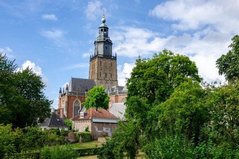 Walburgiskerk en De Librije